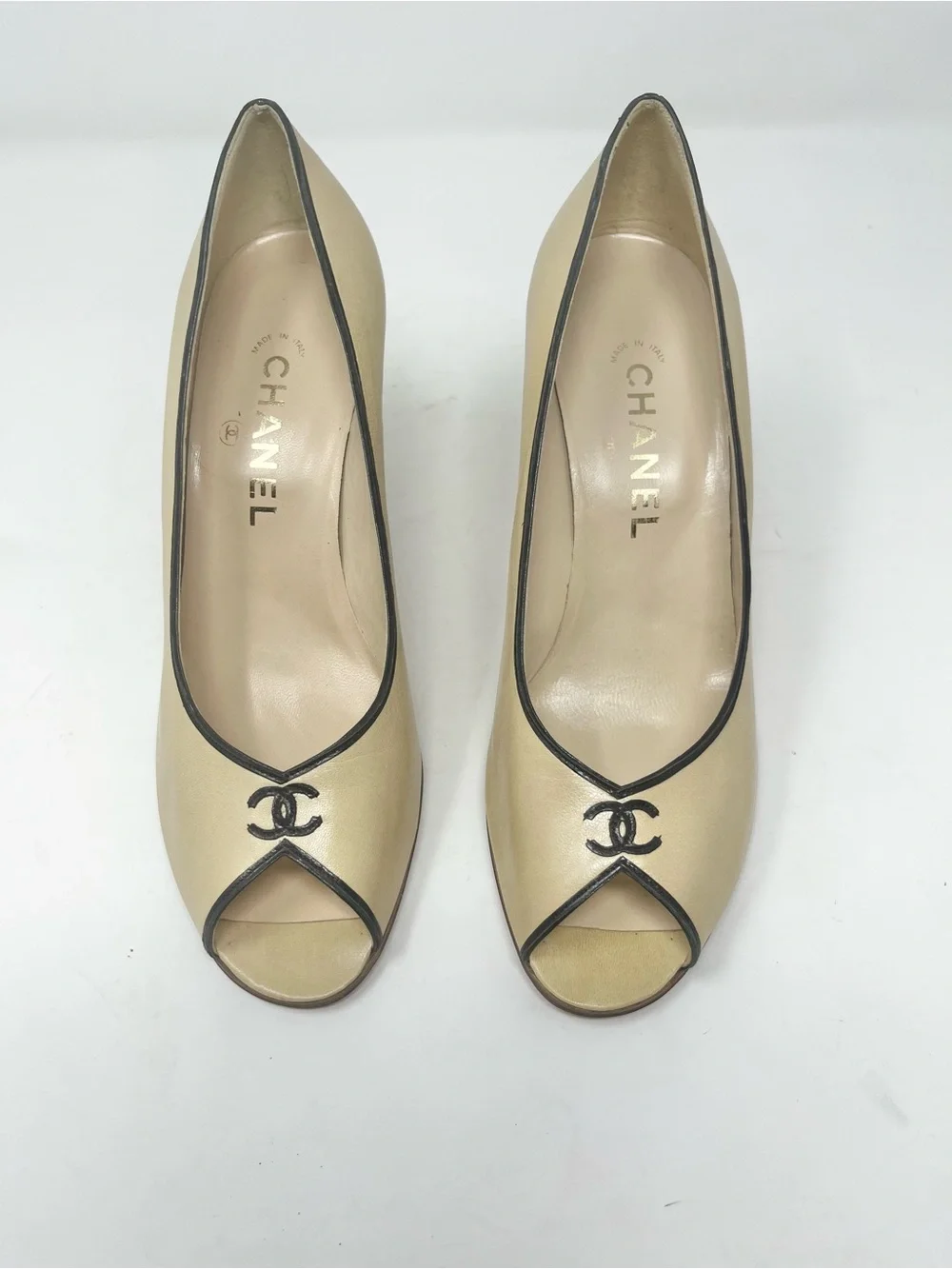 CHANEL Vintage 2000s Two Tone CC Peep Toe Heel Contrast Piping and logo size 8